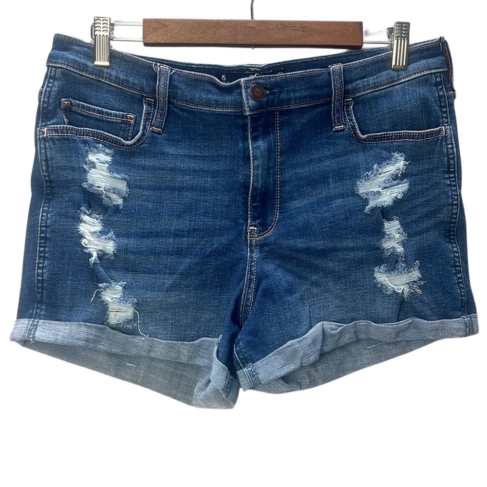 Hollister Advanced Stretch Distressed High Rise Short 3” in Dark Wash